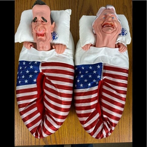 George HW & Barbara Bush Slippers - Picture 1 of 4